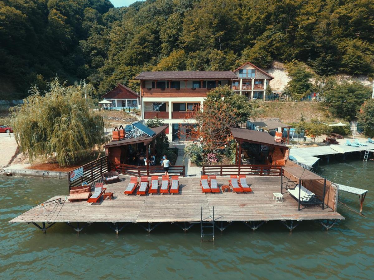 Casa Camelia Hotel Dubova Exterior photo